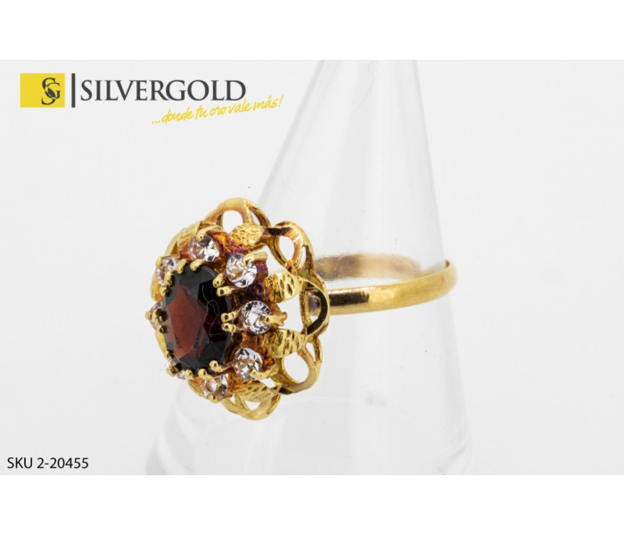 1-2-20455-1-Anillo de rosetón con piedra granate en centro en oval y corona de circonitas. Oro 18 kt