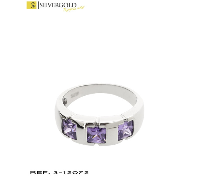 1-3-12072-1-AnilloT10 en oro blanco con 3 piedras lilas en talla princesa